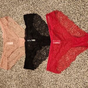 NWOT ADRIENNE VITTADINI LACE PANTY SET
